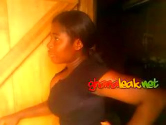 Ghanaen Girl Sho ...