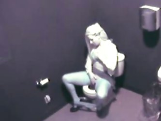 Girl Caught Masturbating In The Toilet