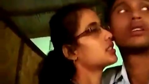 Desi College Girl Scandal Wild Kissing Scene