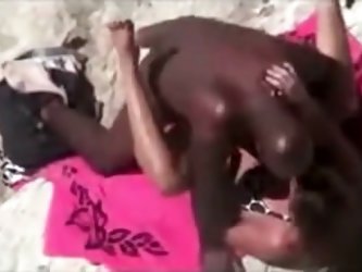 Beach Couples Voyeur Caught On Hidden Voyeur Camera Naked At Beach
